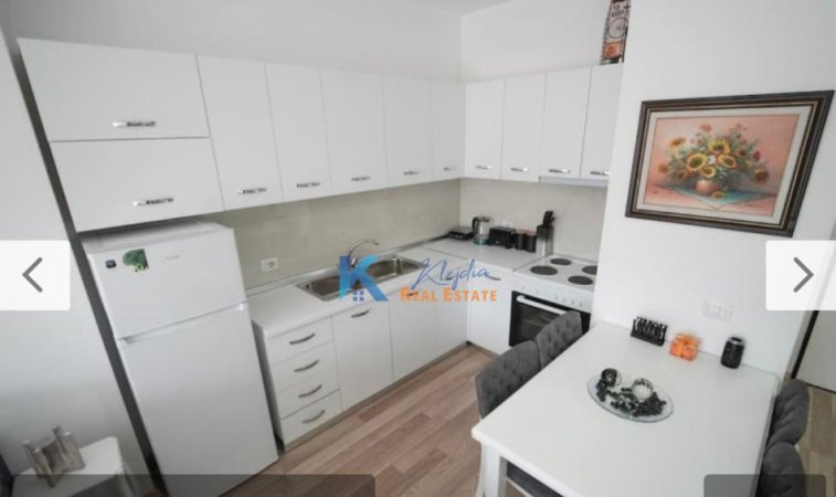 Tirane, jepet me qera apartament 1+1+Ballkon Kati 3, 66 m² 750 € (Qender)