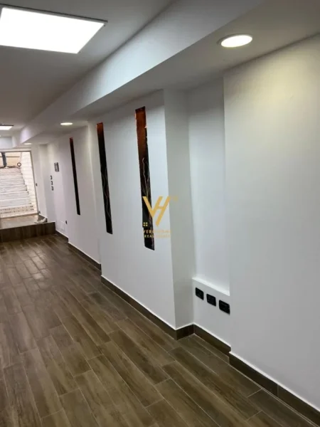 Tirane, shitet dyqan Kati 0, 64 m² 155.000 € (ISH EKSPOZITA SOT)