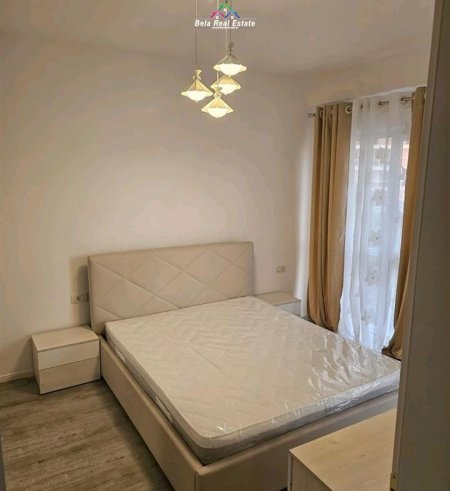 Tirane, jepet me qera apartament 1+1 Kati 3, 80 m² 600 € (rruga 5 Maji)