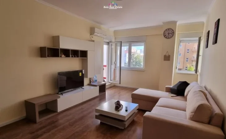 Tirane, jepet me qera apartament 2+1 Kati 3, 92 m² 700 Euro (21 Dhjetori)