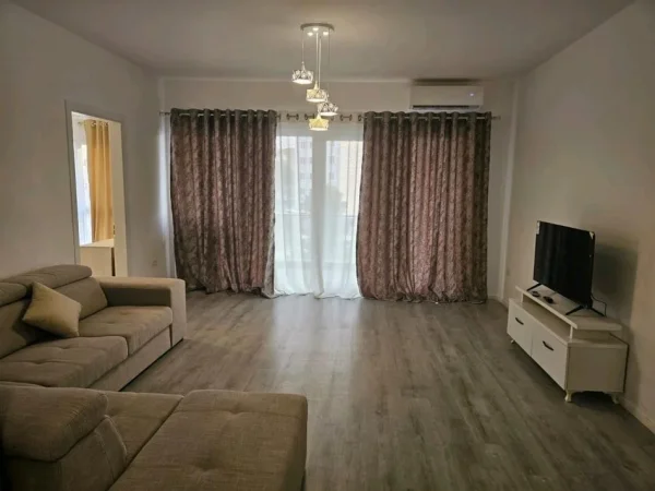 JEPET ME QERA APARTAMENT 1+1 600 EURO RRUGA 5 MAJI