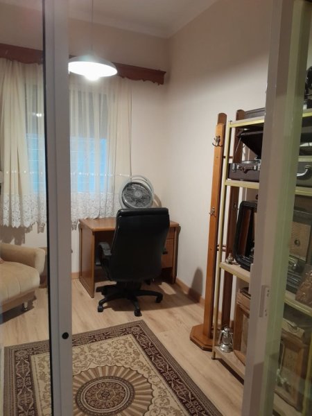 Tirane, jepet me qera shtepi 2+1 Kati 1, 100 m² 600 € (Brryli)