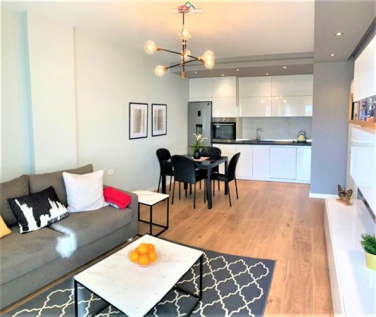 Tirane, jepet me qera apartament 2+1 Kati 4, 95 m² 750 € (21 dhjetori)