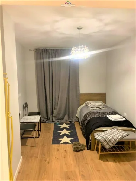 Tirane, jepet me qera apartament 2+1 Kati 4, 95 m² 750 € (21 dhjetori)