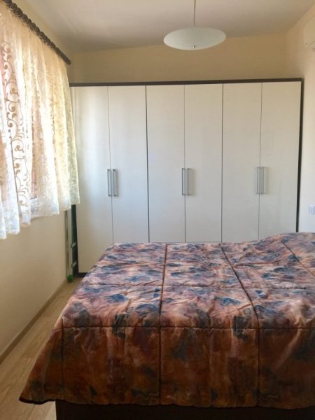 Tirane, jepet me qera apartament 1+1+Ballkon Kati 7, 67 m² 700 € (RRUGA E KAVAJES)