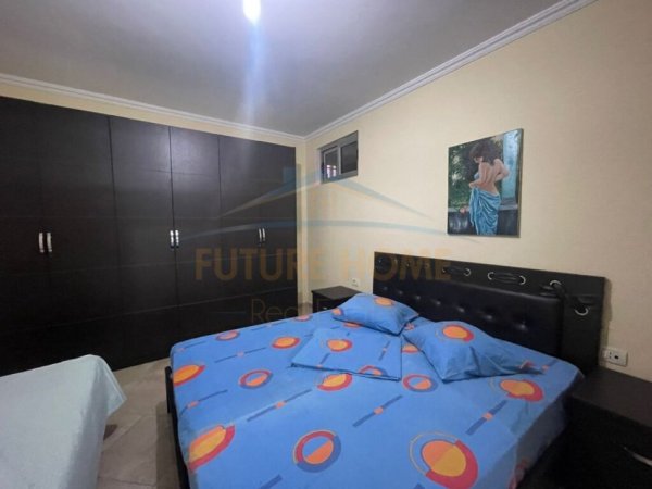 Tirane, jepet me qera shtepi 1+1 Kati 1, 120 m² 500 € (Bryli)