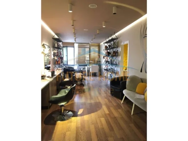 Tirane, shitet apartament 3+1+Aneks+Ballkon Kati 3, 124 m² 250.000 € (Qender)