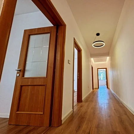 Tirane, shitet apartament 2+1 , 103 m² 175.000 € (Ish stacioni i Parafundit i Tiranes se Re)