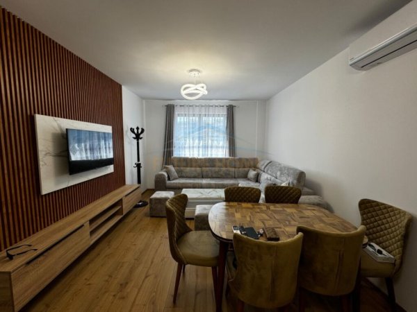 Tirane, jepet me qera apartament 1+1+Ballkon Kati 4, 75 m² 550 € (Unaza e Re)