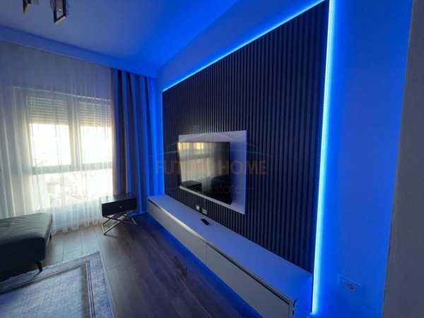 Tirane, jap me qera apartament 1+1 Kati 10, 72 m² 850 € (Rruga e Barrikadave)