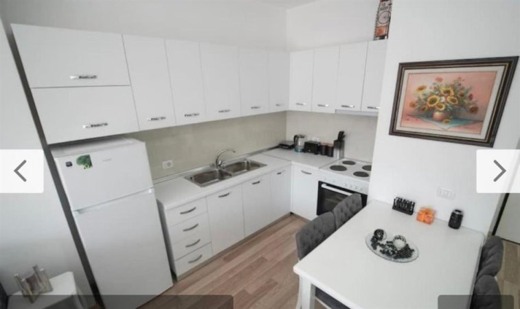 Tirane, jepet me qera apartament 1+1 Kati 3, 66 m² 750 € (Qender)