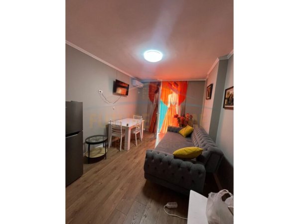 Tirane, jepet me qera apartament 1+1 Kati 4, 60 m² 500 € (Dritan Hoxha)