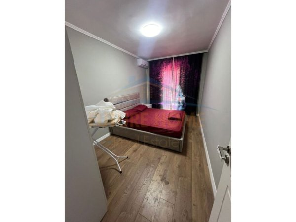 Tirane, jepet me qera apartament 1+1 Kati 4, 60 m² 500 € (Dritan Hoxha)