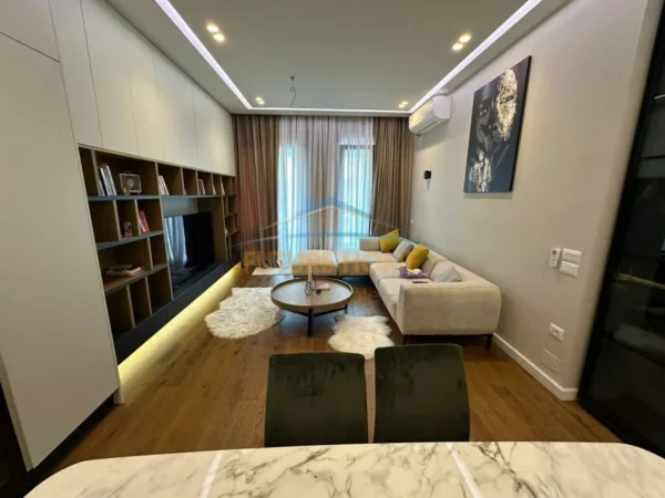 Tirane, jepet me qera apartament 2+1+Ballkon Kati 10, 120 m² 1.300 € (Rruga e Kavajes)