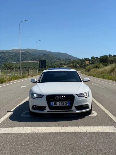 Vlore, shes makine Audi A5 2.0 TDI Quattro Nafte, e bardhë automatik Klima 213.000 km 13.200 €