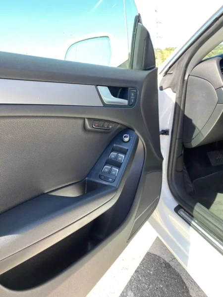 Vlore, shes makine Audi A5 2.0 TDI Quattro Nafte, e bardhë automatik Klima 213.000 km 13.200 €