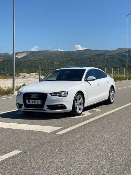 Vlore, shes makine Audi A5 2.0 TDI Quattro Nafte, e bardhë automatik Klima 213.000 km 13.200 €