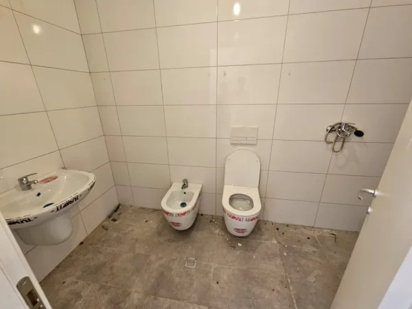 Shqiperi, shes apartament 3+1+Ballkon Kati 5, 142 m² 155.000 € (univers city)