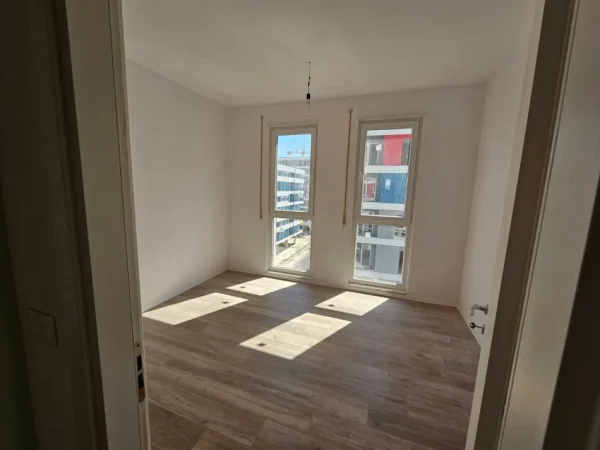 Shqiperi, shes apartament 3+1+Ballkon Kati 5, 142 m² 155.000 € (univers city)