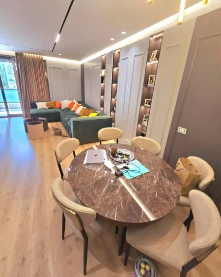 Tirane, shitet apartament 2+1 , 155 m² (Blloku)
