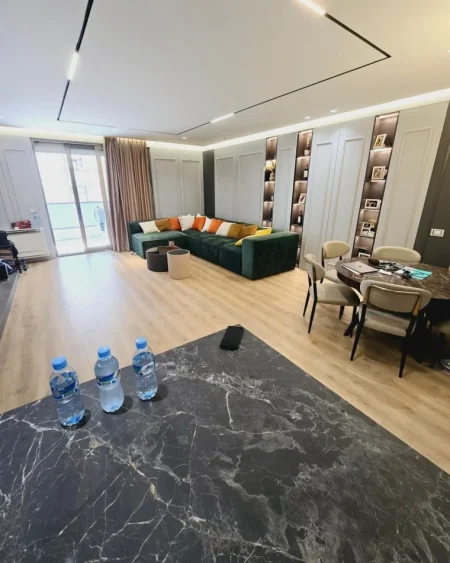 Tirane, shitet apartament 2+1 , 155 m² (Blloku)
