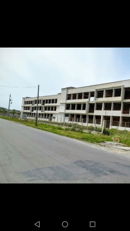 Durres, shitet ambjent biznesi Kati 3, 5.400 m² 3.000.000 € (ne Maminas Shijak Durres.)