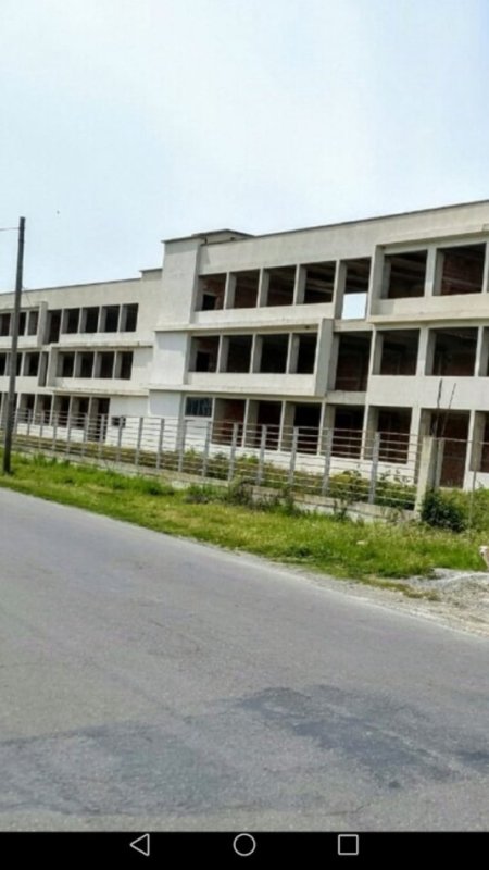 Durres, shitet ambjent biznesi Kati 3, 5.400 m² 3.000.000 € (ne Maminas Shijak Durres.)