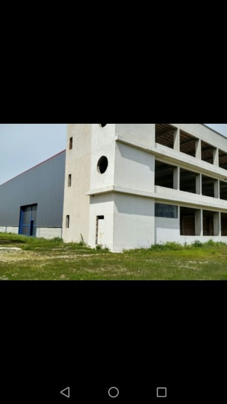Durres, shitet ambjent biznesi Kati 3, 5.400 m² 3.000.000 € (ne Maminas Shijak Durres.)