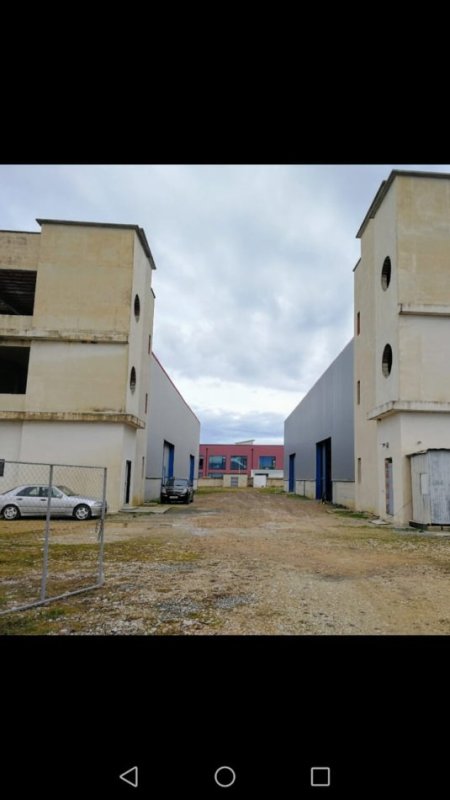 Durres, shitet ambjent biznesi Kati 3, 5.400 m² 3.000.000 € (ne Maminas Shijak Durres.)