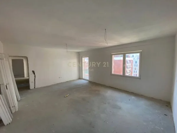 Tirane, shitet apartament 2+1 Kati 5, 122 m² 230.000 € (Astir)