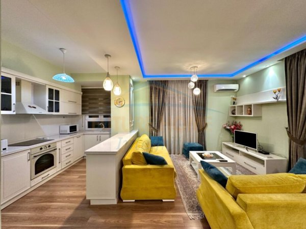 Tirane, jepet me qera apartament 2+1+Ballkon Kati 4, 120 m² 550 € (Asitr)