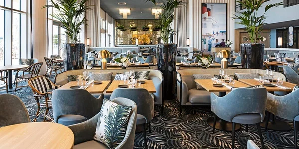 Tirane, jepet me qera lokal Kati 0, 128 m² 2.500 € (Stadiumi Dinamo)