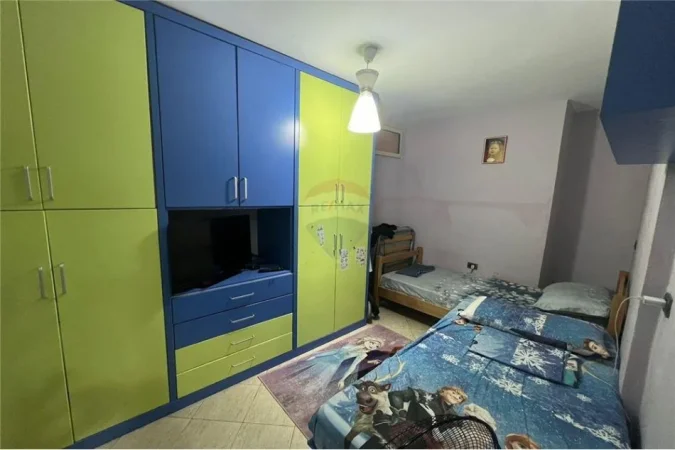 Tirane, shitet apartament 2+1 Kati 2, 85 m² 116.000 € (Rruga 5 Maji - Tregu i Madh)