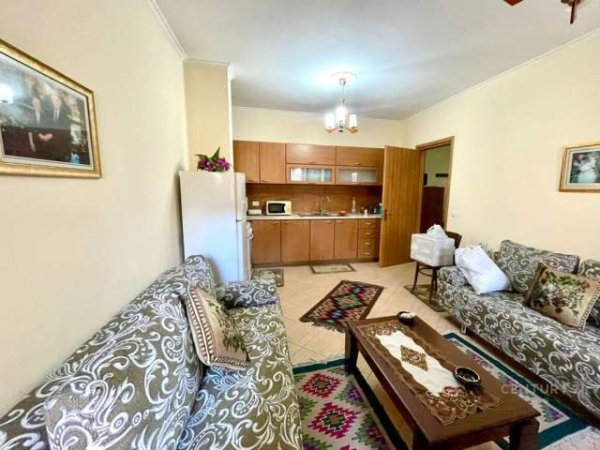 Tirane, jepet me qera apartament 1+1+BLK Kati 3, 60 m² 320 Euro (Gjimnazi Partizani)