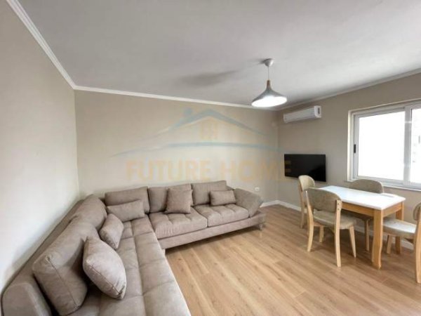 Tirane, jepet me qera apartament 2+1+BLK Kati 4, 71 m² 600 Euro (Qender , Tregu Cam)