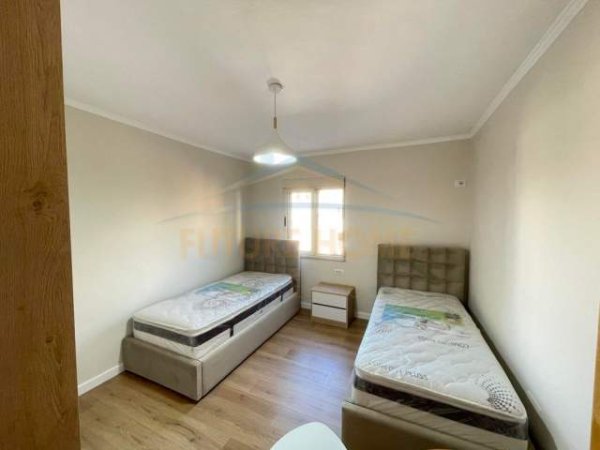 Tirane, jepet me qera apartament 2+1+BLK Kati 4, 71 m² 600 Euro (Qender , Tregu Cam)