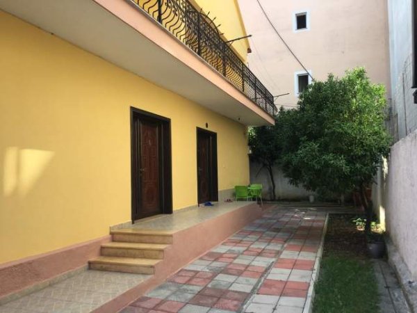 Tirane, shitet shtepi 2 Katshe Kati 2, 220.000 Euro (Rruga Njazi Meka Tirane)