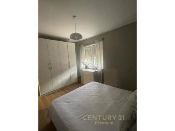 Tirane, jepet me qera apartament 2+1+A+BLK Kati 2, 69 m² 490 Euro (petronini luarase)