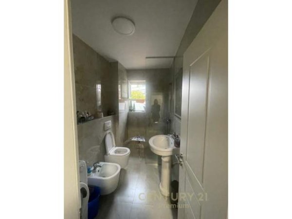 Tirane, jepet me qera apartament 2+1+A+BLK Kati 2, 69 m² 490 Euro (petronini luarase)