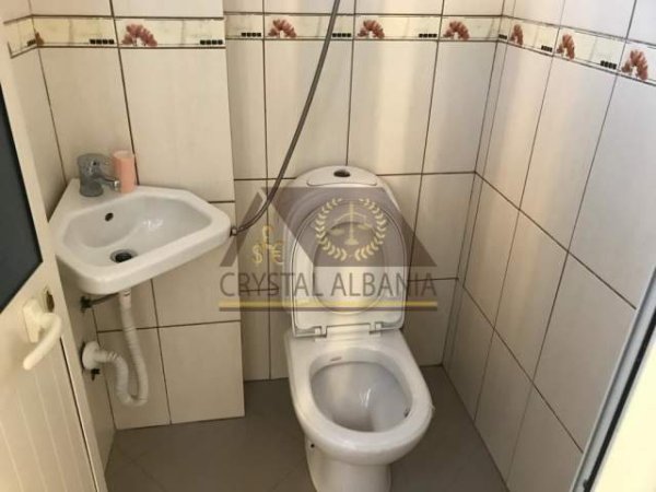 Tirane, jepet me qera dyqan Kati 1, 42 m² 35.000 Leke (Don Bosko)