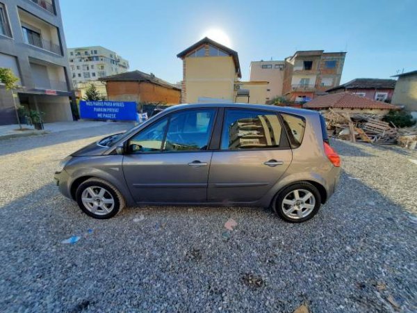 Tirane, shes makine Renault Scenic II Megane Viti 2009, 4,700 Euro