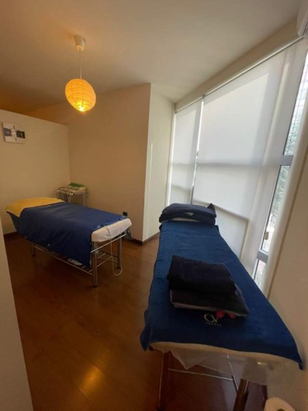 Tirane, jepet me qera zyre Kati 1, 100 m² 900 Euro (Ish ekspozita)