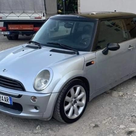 Tirane, shitet makine MINI Viti 2003, 2.300 Euro