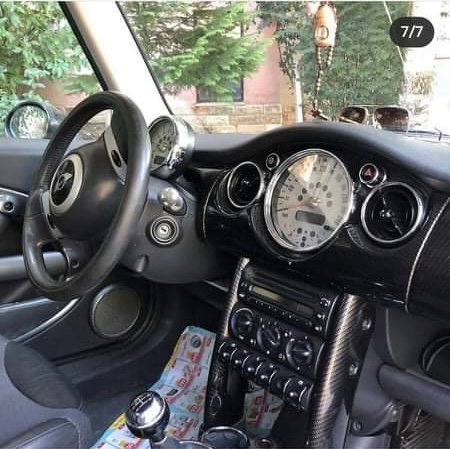 Tirane, shitet makine MINI Viti 2003, 2.300 Euro