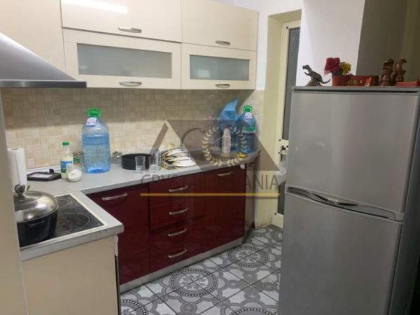 Tirane, jepet me qera apartament 3+1 Kati 1, 130 m² 600 Euro (Rruga "Mine Peza")