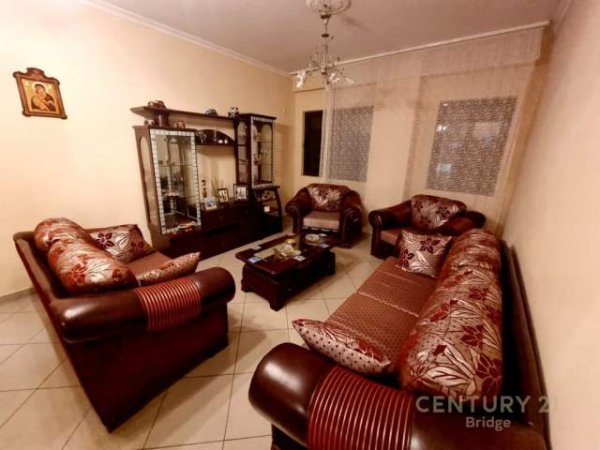 Tirane, jepet me qera apartament 2+1+A+BLK Kati 5, 126 m² 350 Euro (Astir)