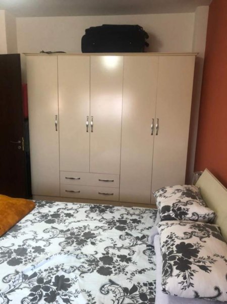 Tirane, jepet me qera apartament 1+1+BLK Kati 7, 75 m² 350 Euro (profarma)