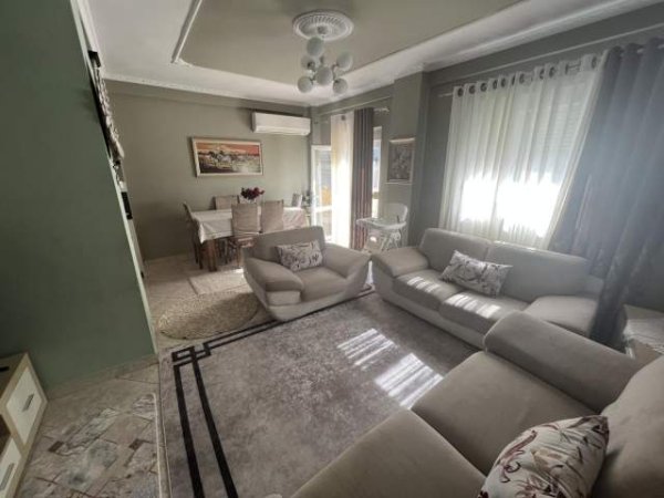 Korce, shitet apartament 2+1+BLK Kati 4, 51.000 Euro (Zona e Sportit)