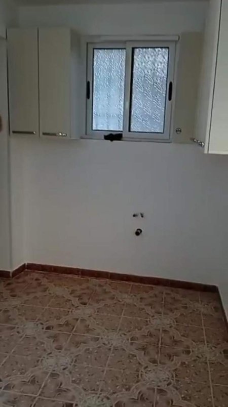 Tirane, jepet me qera apartament 1+1 Kati 1, 55 m² 25000  (Rruga e Dibres)