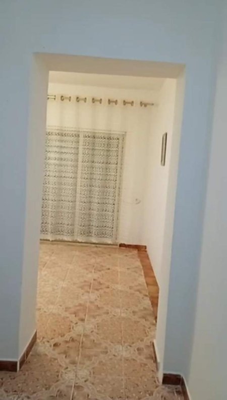 Tirane, jepet me qera apartament 1+1 Kati 1, 55 m² 25000  (Rruga e Dibres)